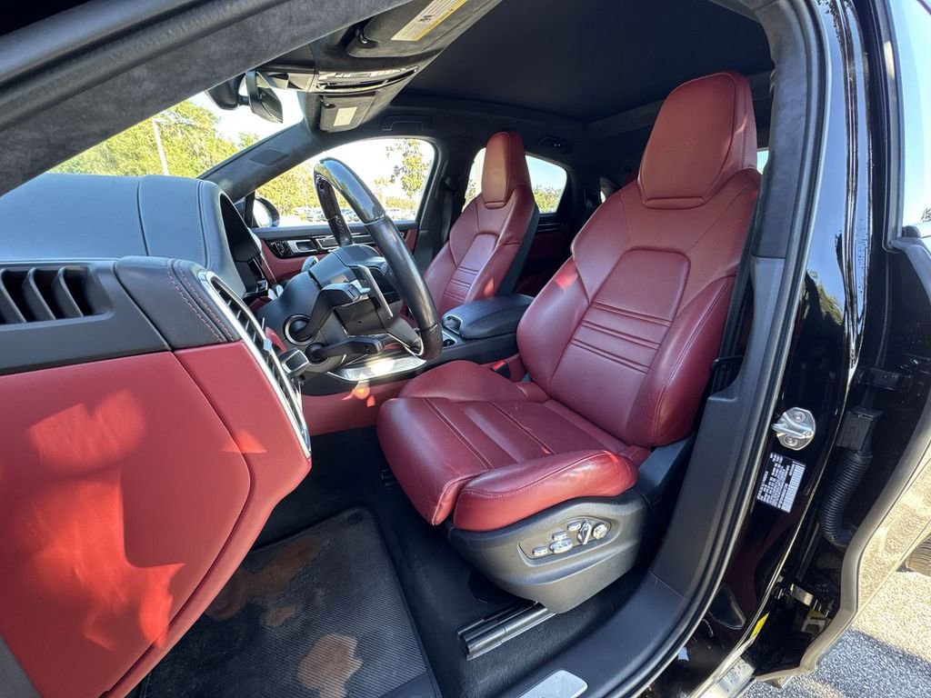 Used 2021 Porsche Cayenne Turbo image 13