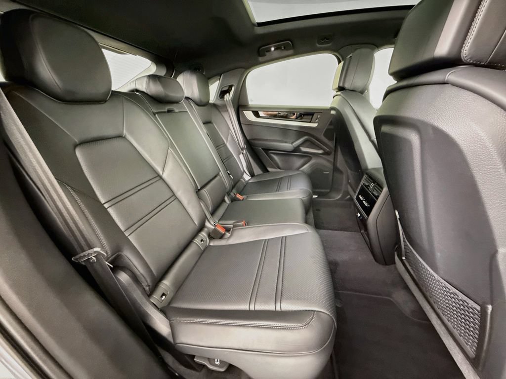 New 2026 Porsche Cayenne Coupe AWD/4WD image 29