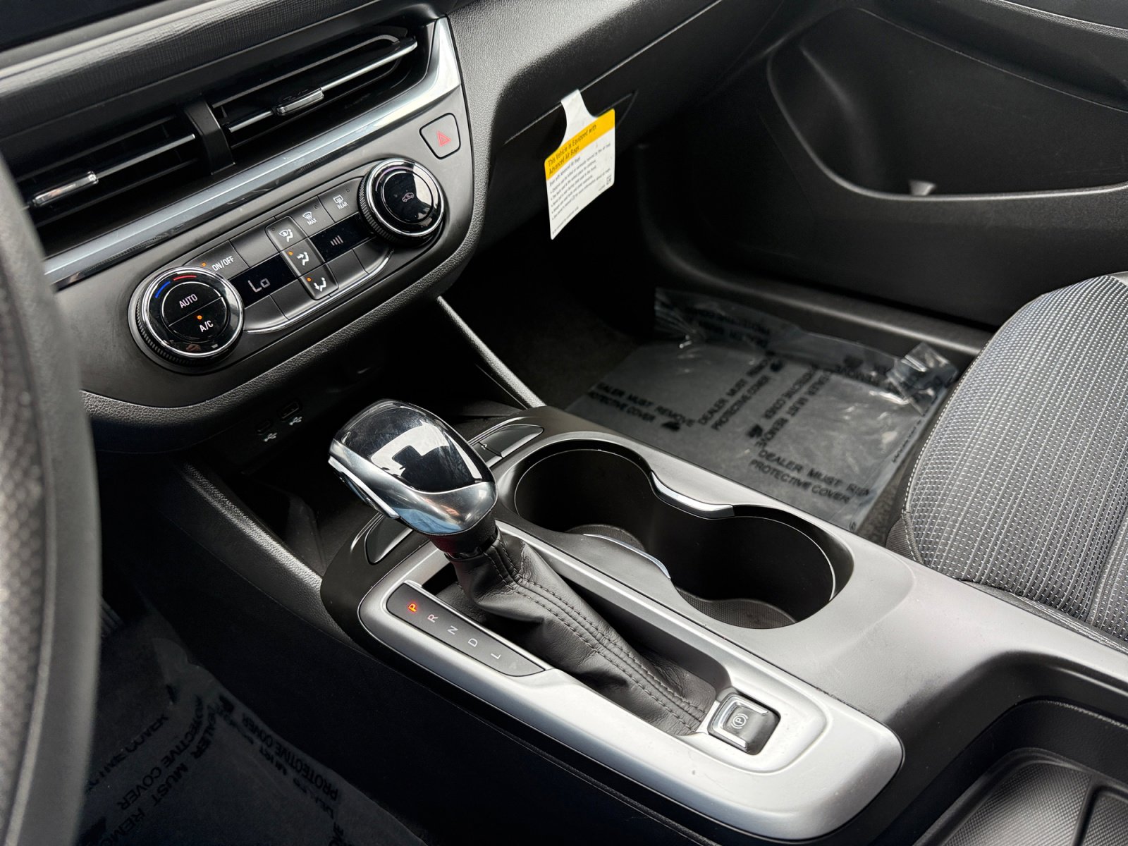 Used 2025 Buick Envista Preferred w/ Convenience II Package image 13