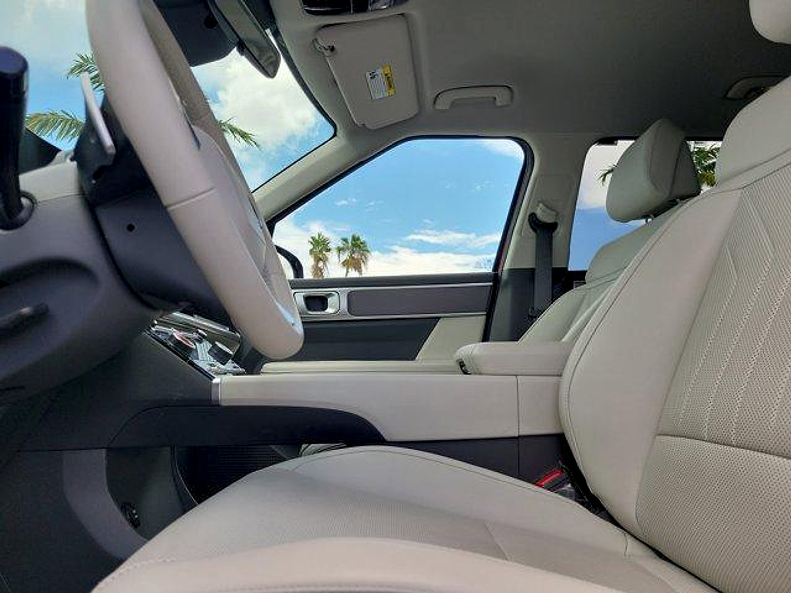 Used 2025 Hyundai Santa Fe SEL FWD image 22