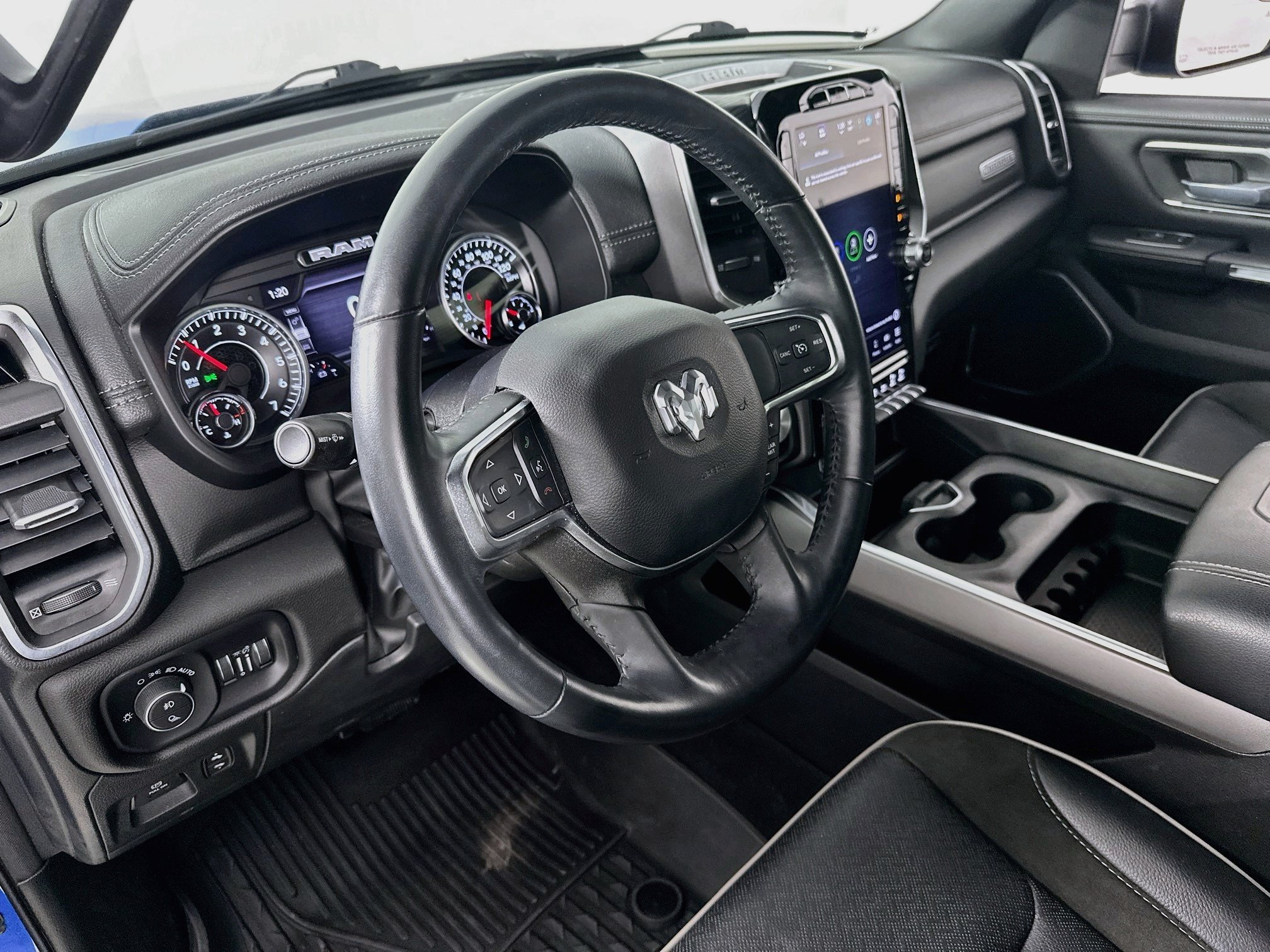 Used 2023 RAM 1500 Laramie AWD/4WD image 9
