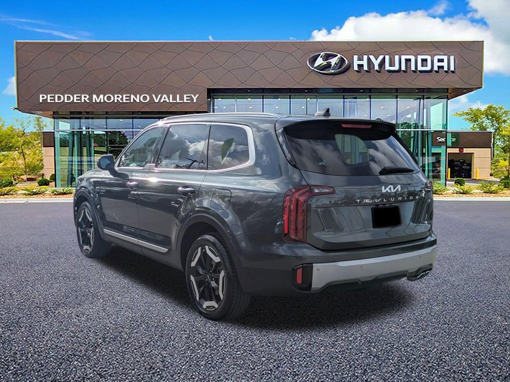 Used 2024 Kia Telluride S FWD image 5