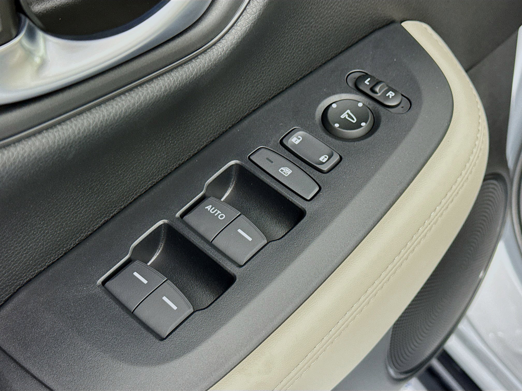 New 2026 Honda HR-V LX image 17