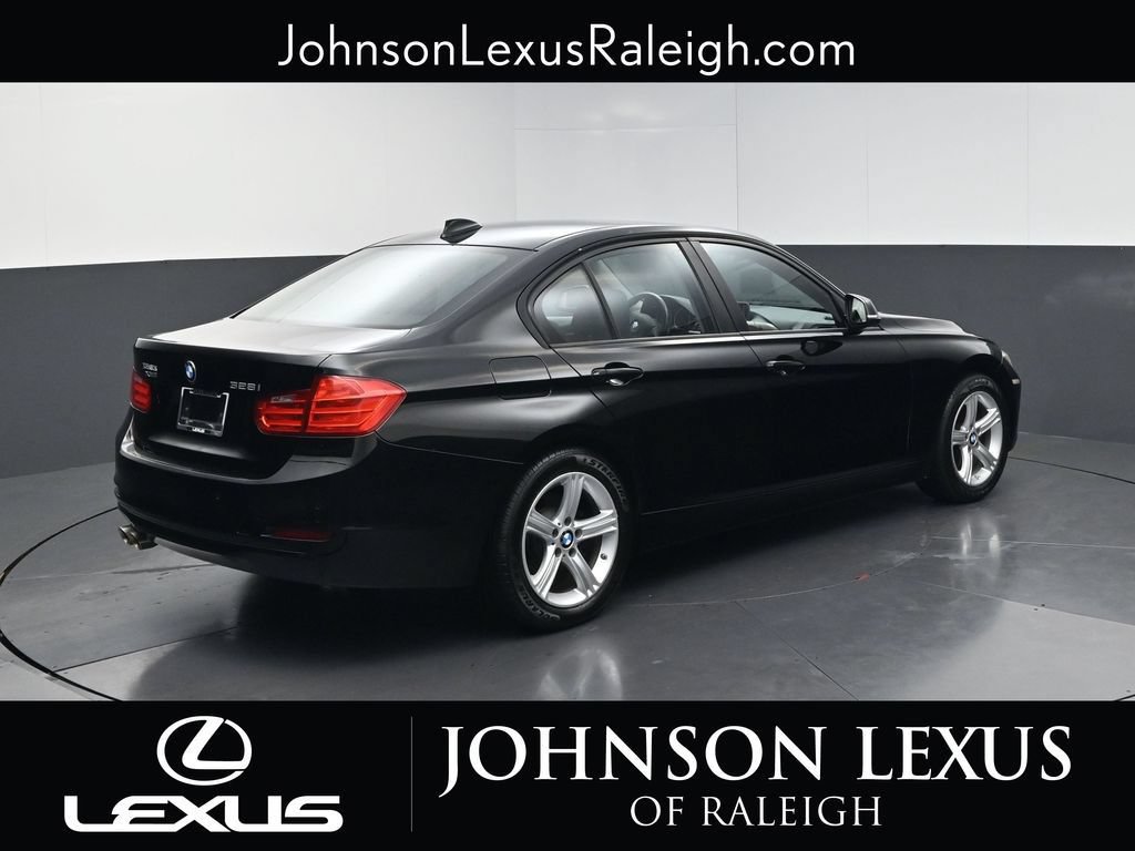 Used 2014 BMW 328i xDrive Sedan AWD/4WD image 9