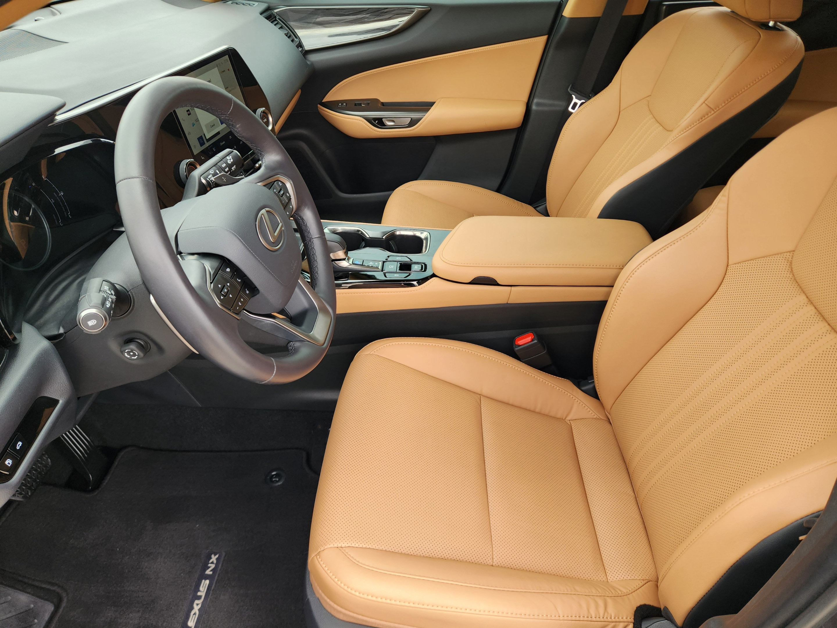 Certified 2025 Lexus NX 250 FWD w/ Accessory Package (Z1) image 5