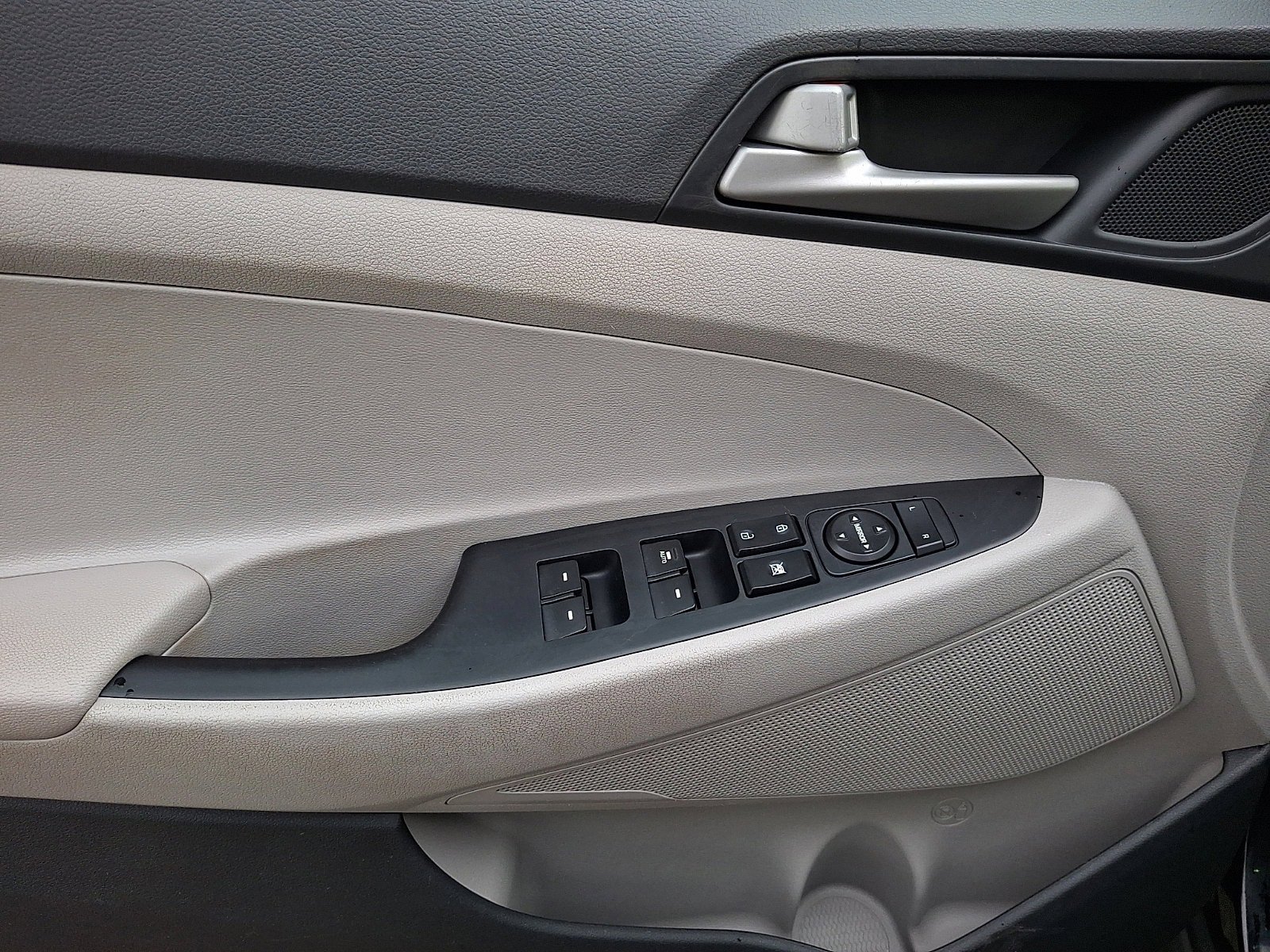 Used 2018 Hyundai Tucson Value AWD/4WD image 12