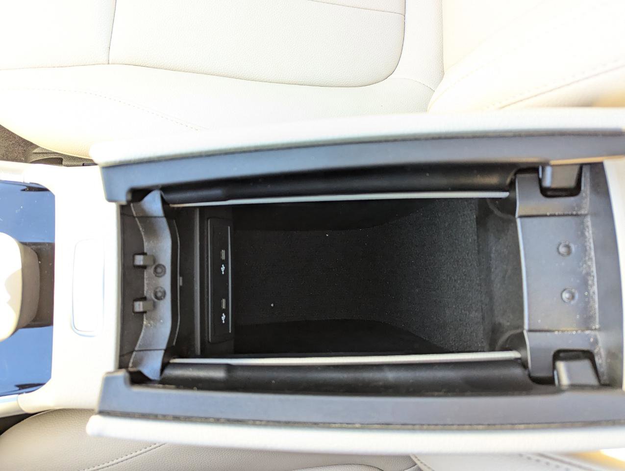 Used 2022 Mercedes-Benz EQB 300 4MATIC image 30