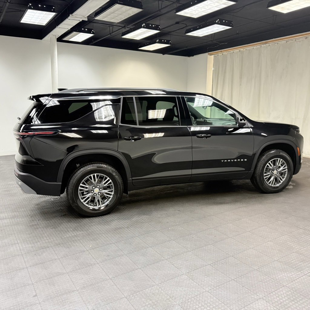 New 2026 Chevrolet Traverse LT image 8