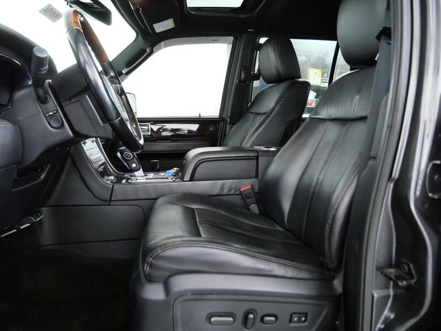 Used 2016 Lincoln Navigator L Reserve AWD/4WD image 20