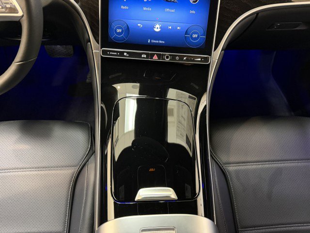 Used 2024 Mercedes-Benz GLC 300 4MATIC image 13