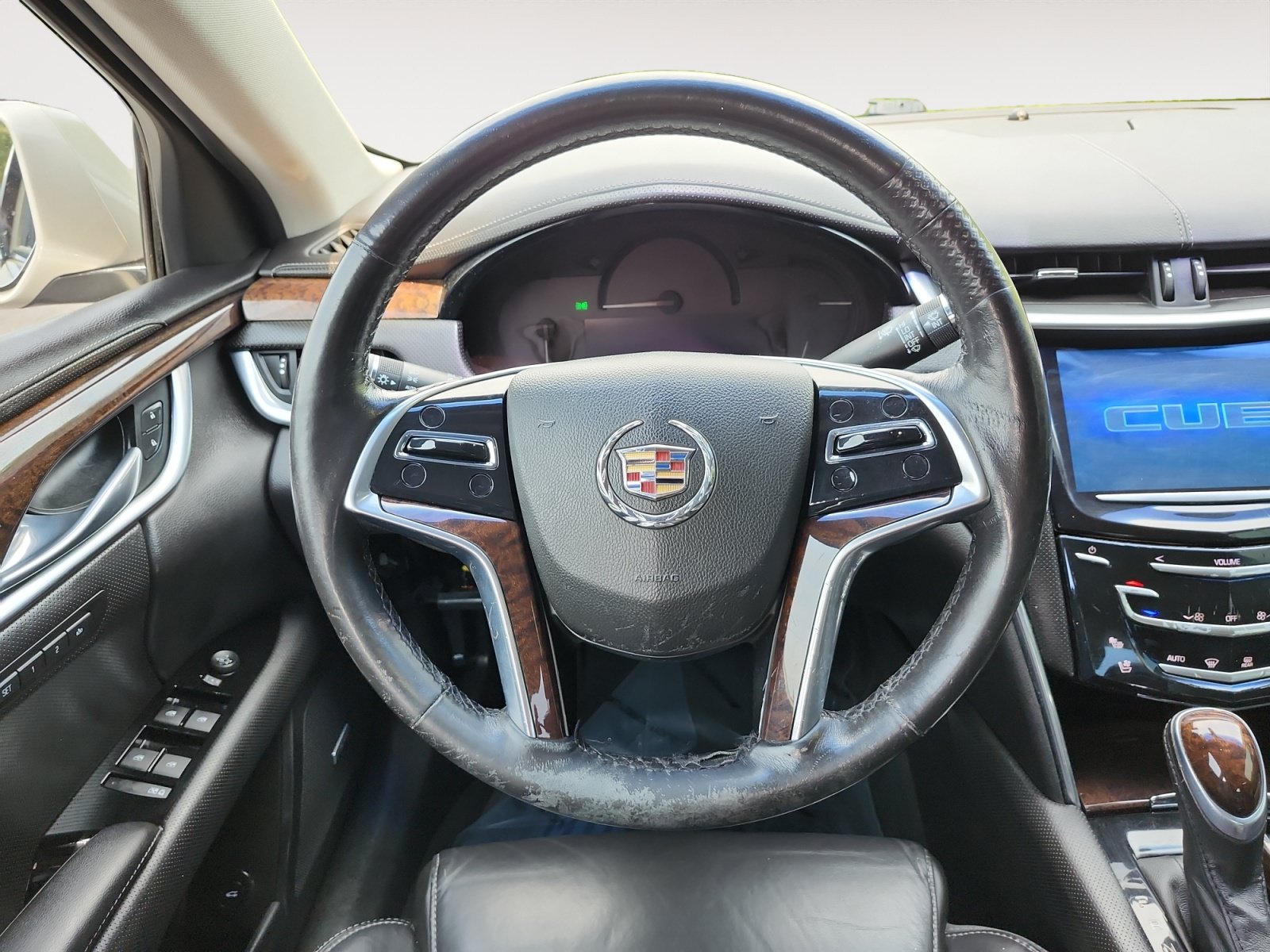 Used 2015 Cadillac XTS Luxury FWD image 12