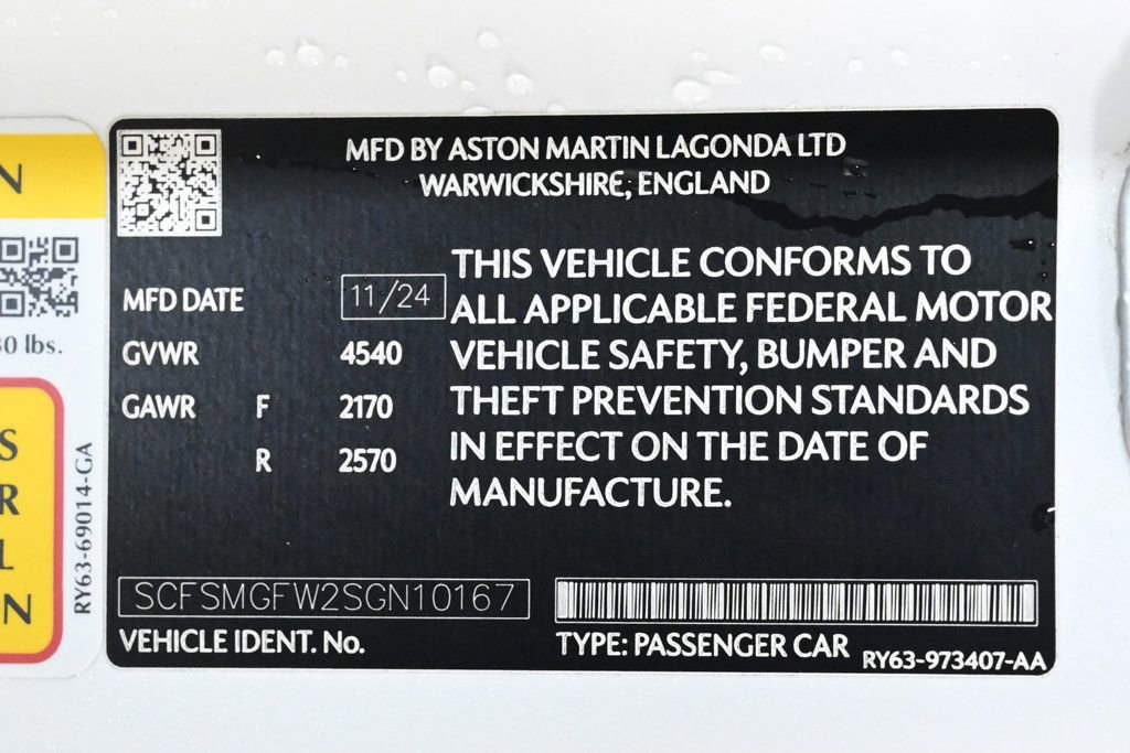 Used 2025 Aston Martin V8 Vantage Coupe image 27