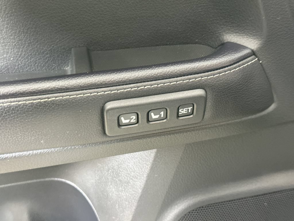 Used 2022 Toyota 4Runner Limited AWD/4WD image 21