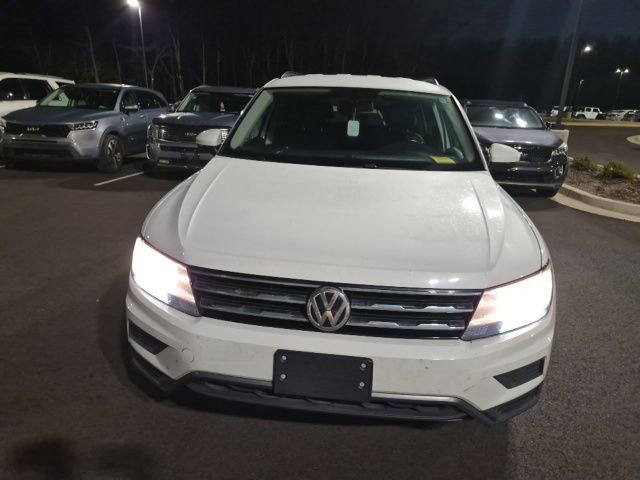 Used 2018 Volkswagen Tiguan SE image 2