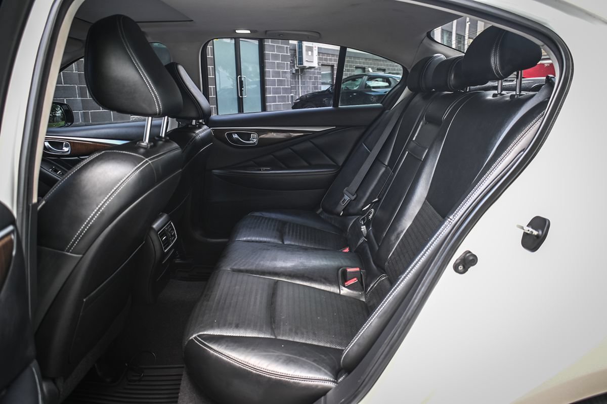 Used 2015 INFINITI Q50 AWD w/ Technology Package image 14