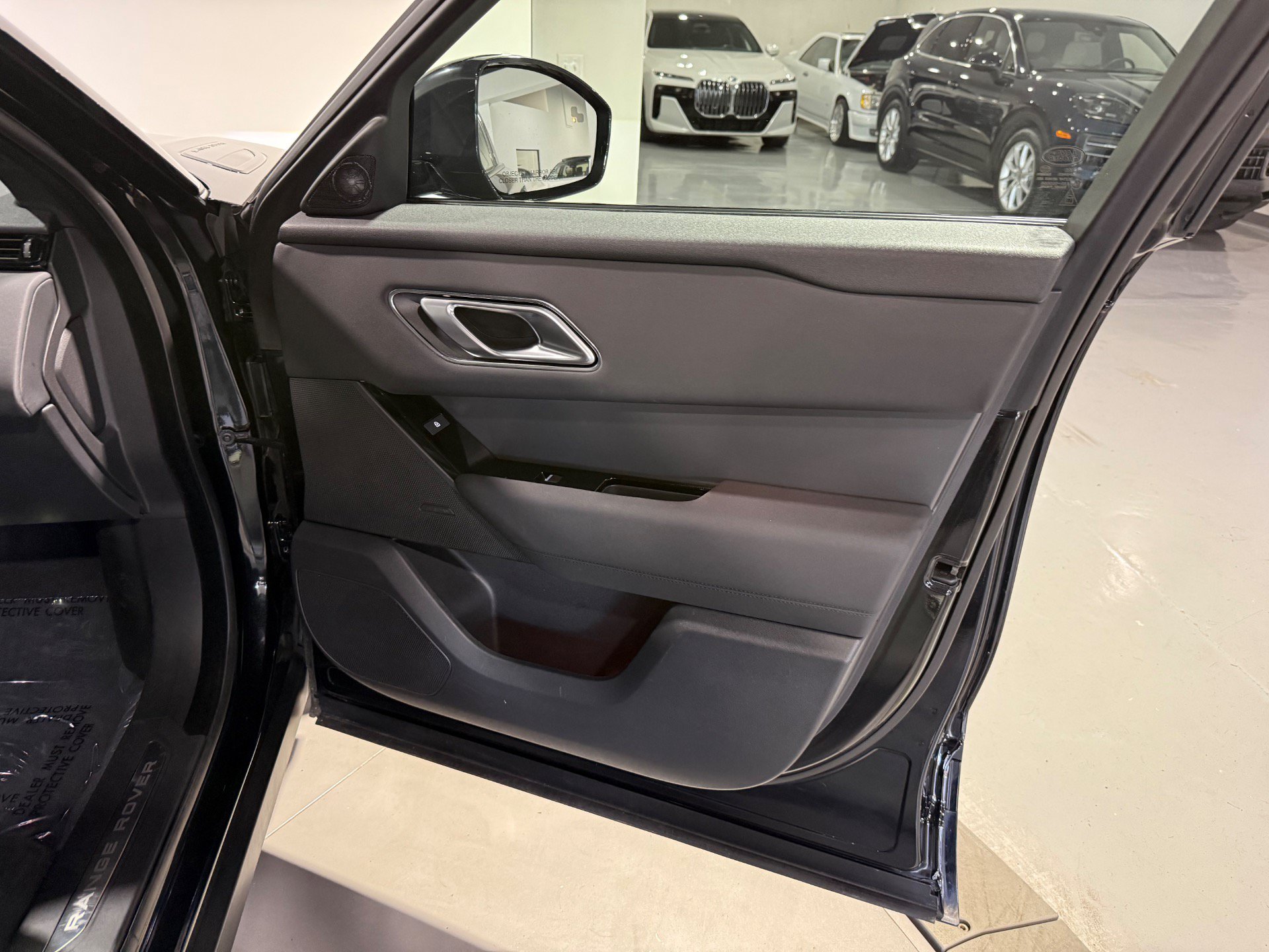 Used 2024 Land Rover Range Rover Velar Dynamic SE AWD/4WD image 35