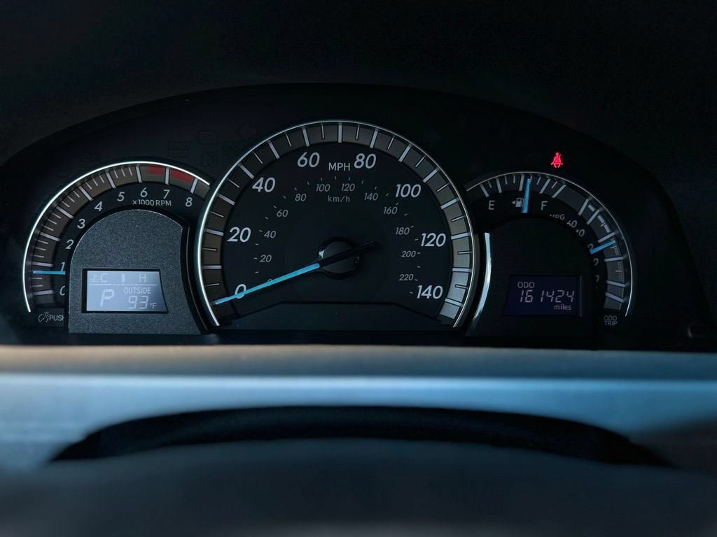 Used 2012 Toyota Camry SE FWD image 9