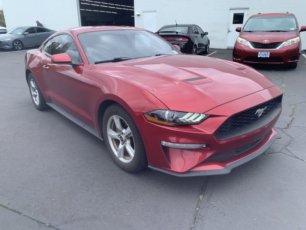 Used 2018 Ford Mustang Coupe RWD image 5
