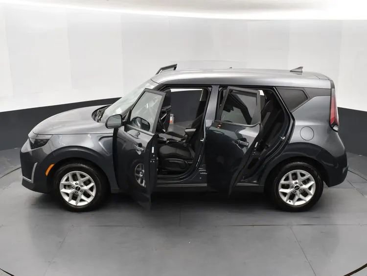 Used 2023 Kia Soul LX w/ Option Group 015 image 7
