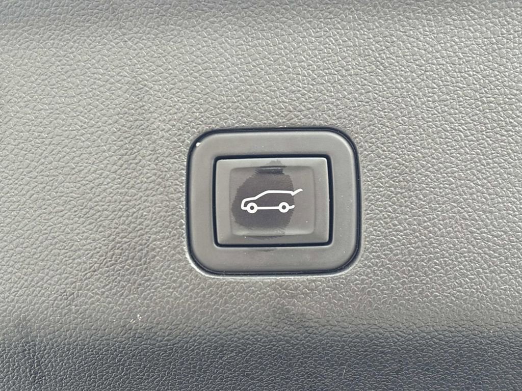 Used 2024 Chevrolet Tahoe LT image 18