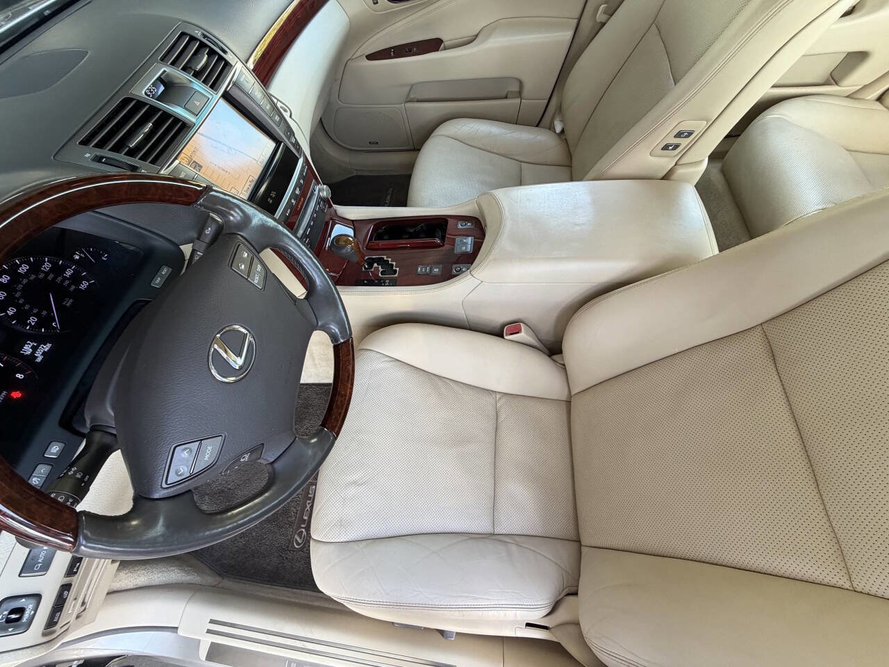 Used 2012 Lexus LS 460 w/ Comfort Pkg RWD image 10