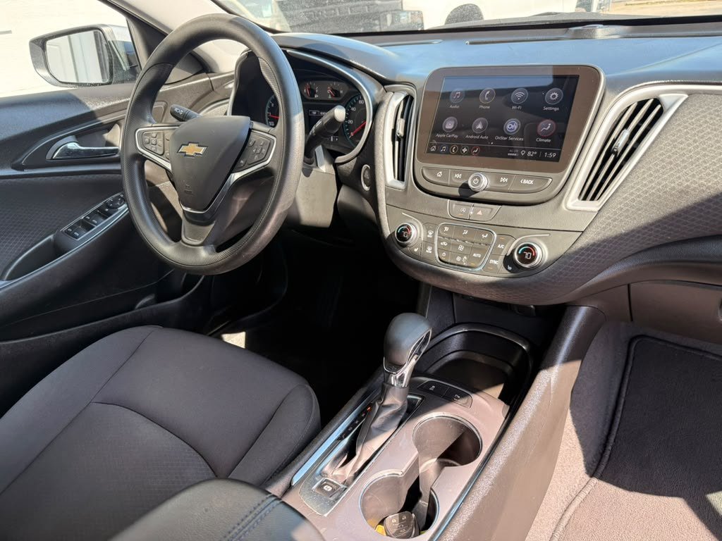 Used 2025 Chevrolet Malibu LT FWD image 37