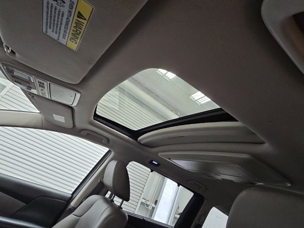 Used 2016 Honda Odyssey Touring Elite image 25
