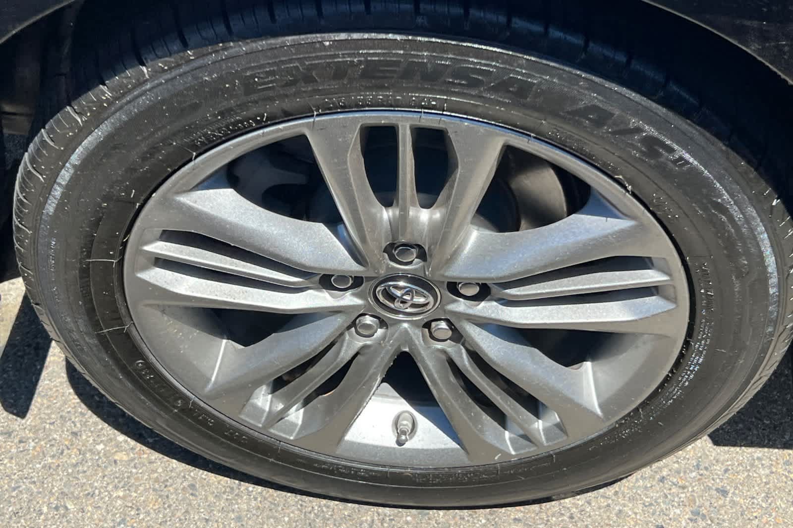 Used 2016 Toyota Camry SE FWD image 17