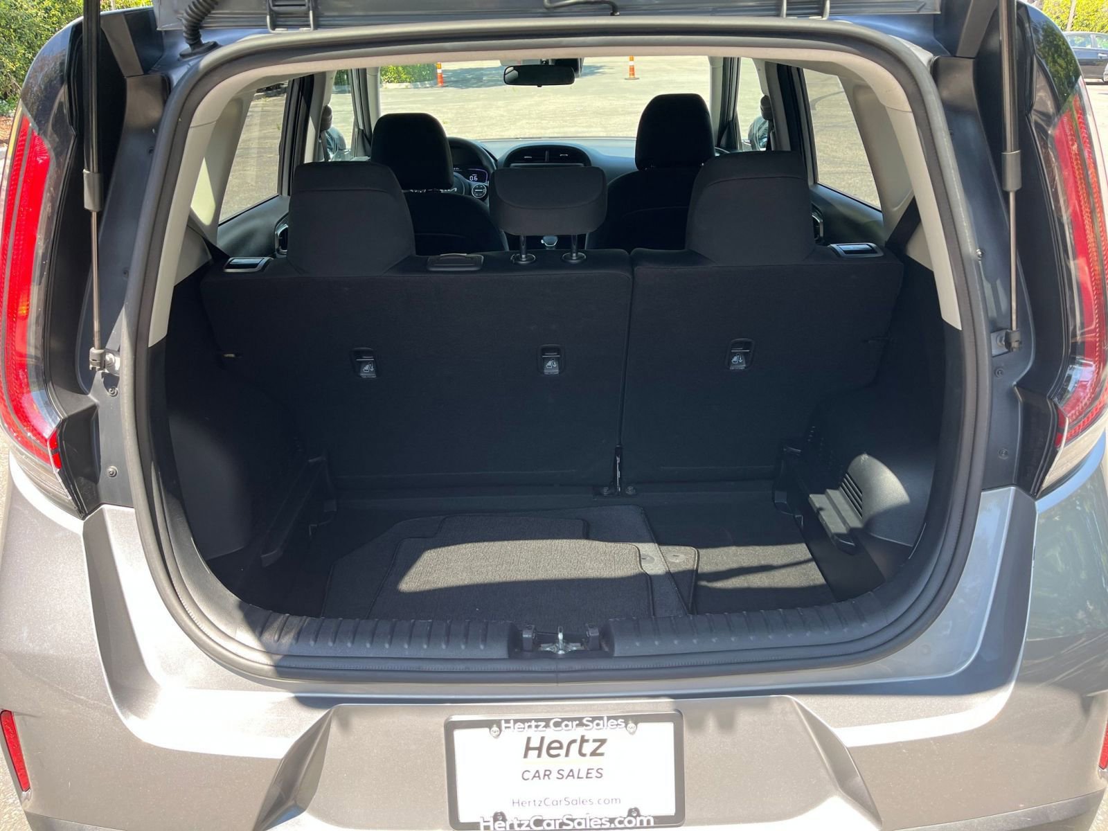 Used 2025 Kia Soul LX w/ LX Technology Package FWD image 29