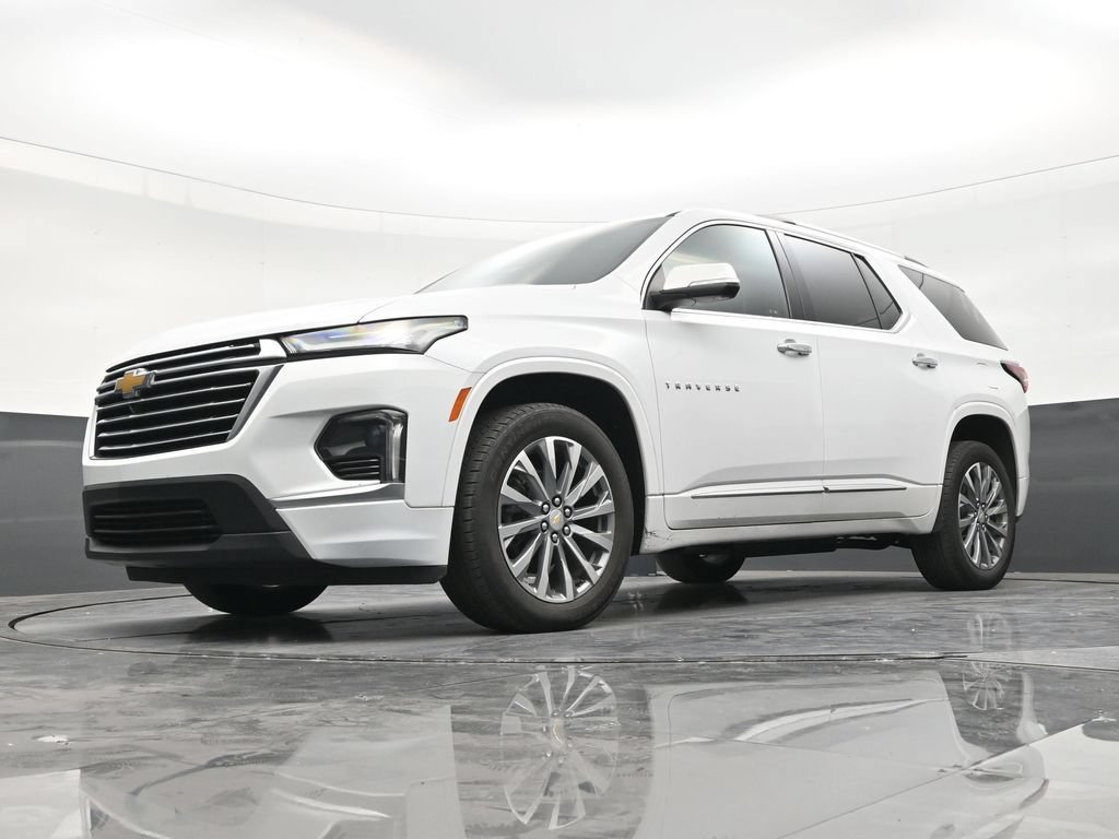 Used 2023 Chevrolet Traverse Premier FWD image 19
