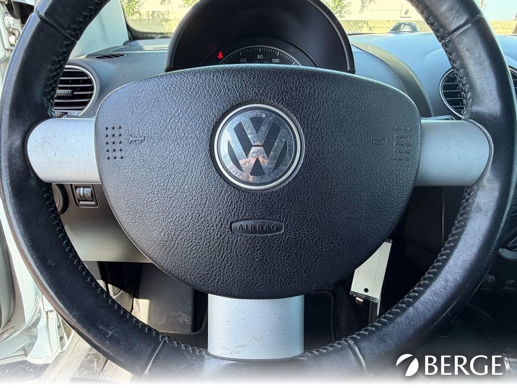 Used 2010 Volkswagen Beetle Final Edition FWD image 31