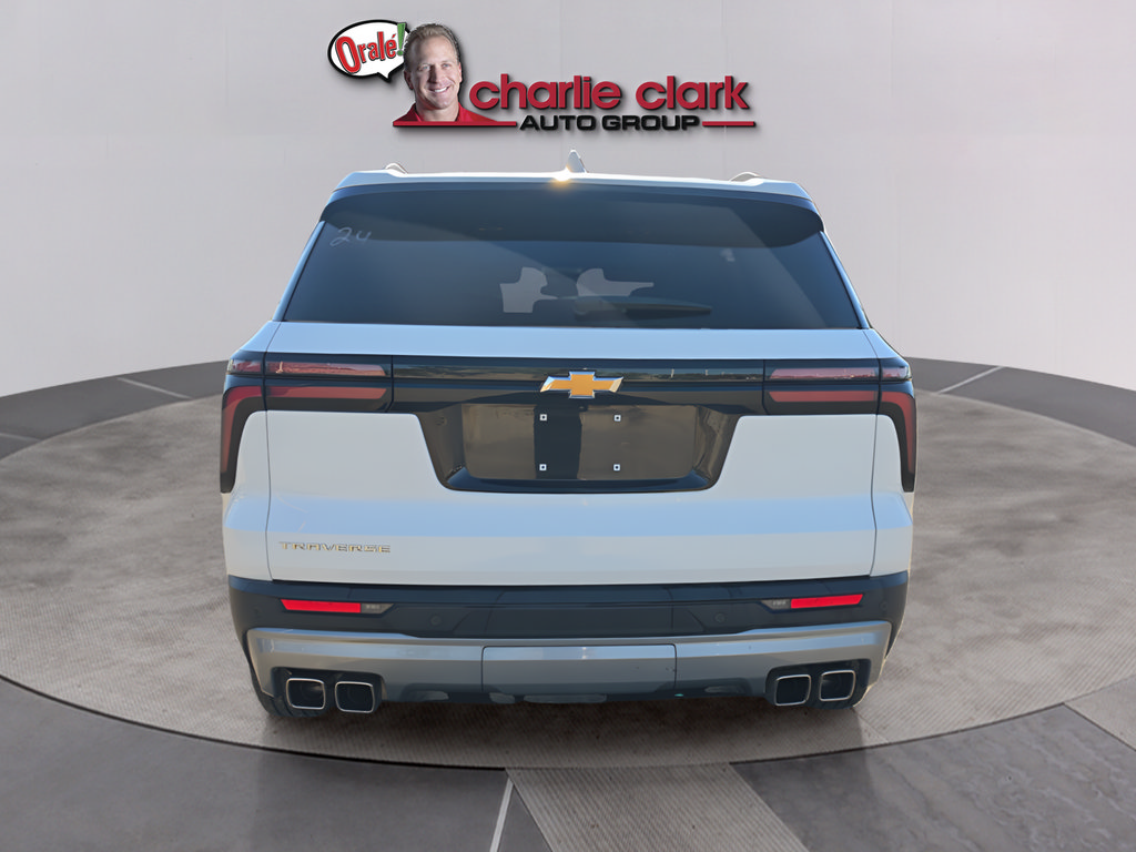 Used 2026 Chevrolet Traverse LT FWD image 4