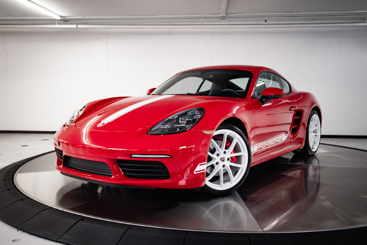 Certified 2024 Porsche 718 Cayman RWD image 1