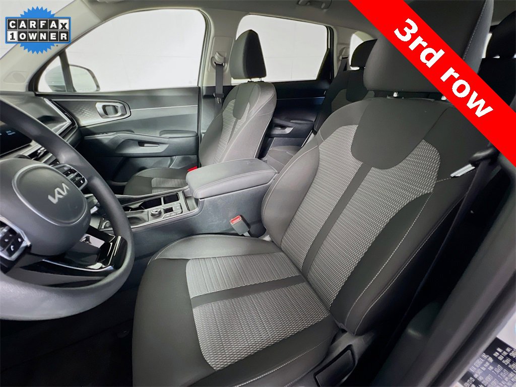 Certified 2025 Kia Sorento LX image 19