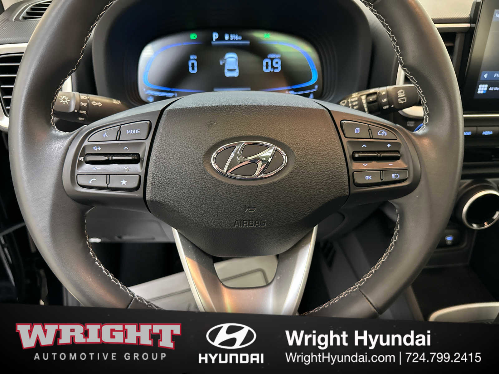 Certified 2025 Hyundai Venue SEL FWD image 20