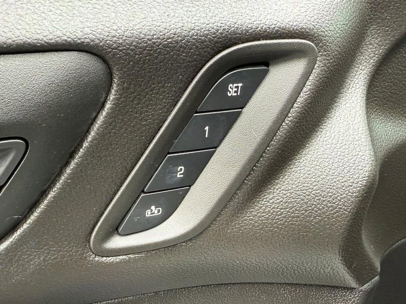 Used 2023 GMC Acadia Denali image 16