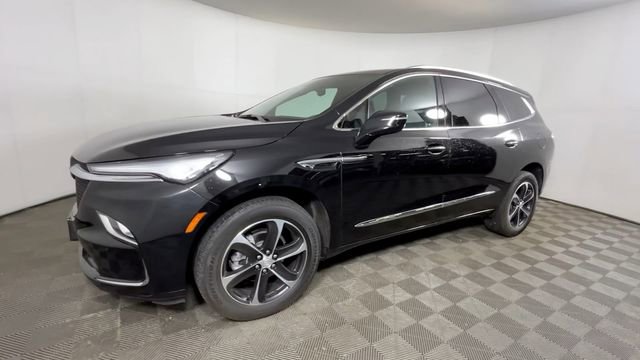 Used 2022 Buick Enclave Essence w/ Sport Touring Edition FWD image 10