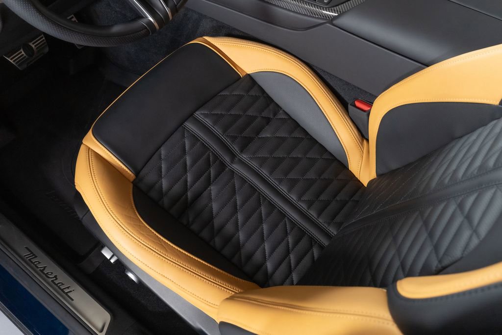 Used 2024 Maserati Levante Trofeo image 39