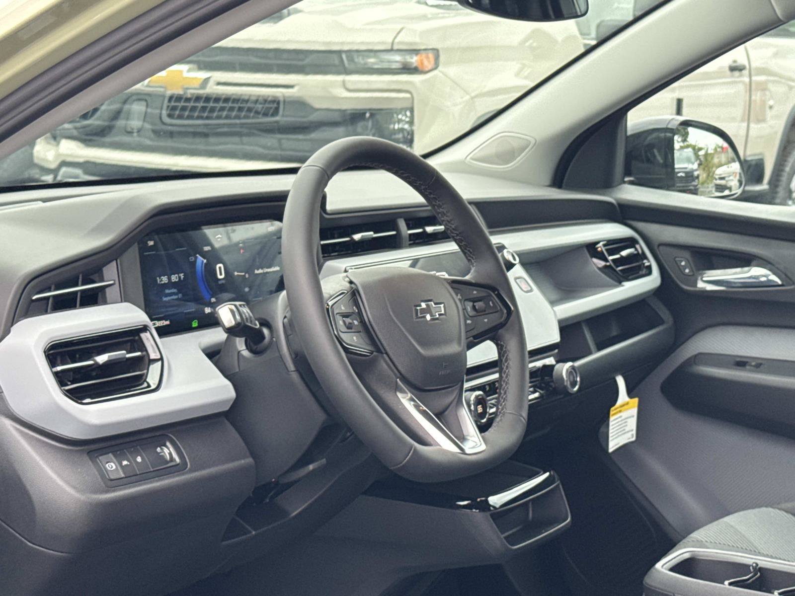 New 2027 Chevrolet Bolt LT w/ Comfort Package FWD image 26