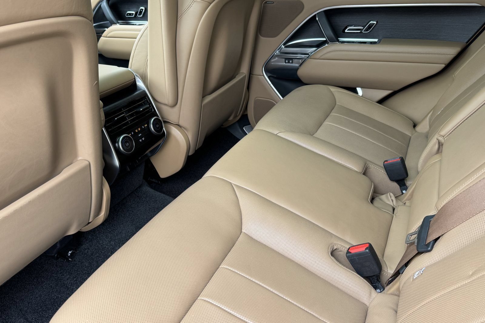 Used 2023 Land Rover Range Rover SE AWD/4WD image 11