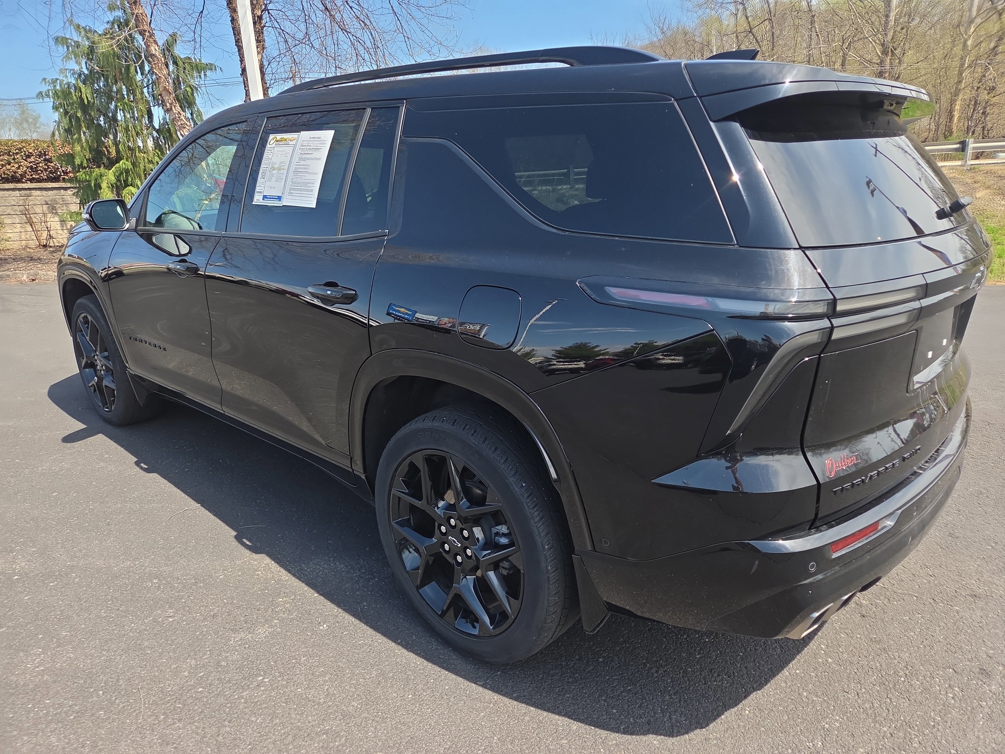 Used 2025 Chevrolet Traverse RS w/ LPO, Floor Liner Package AWD/4WD image 5