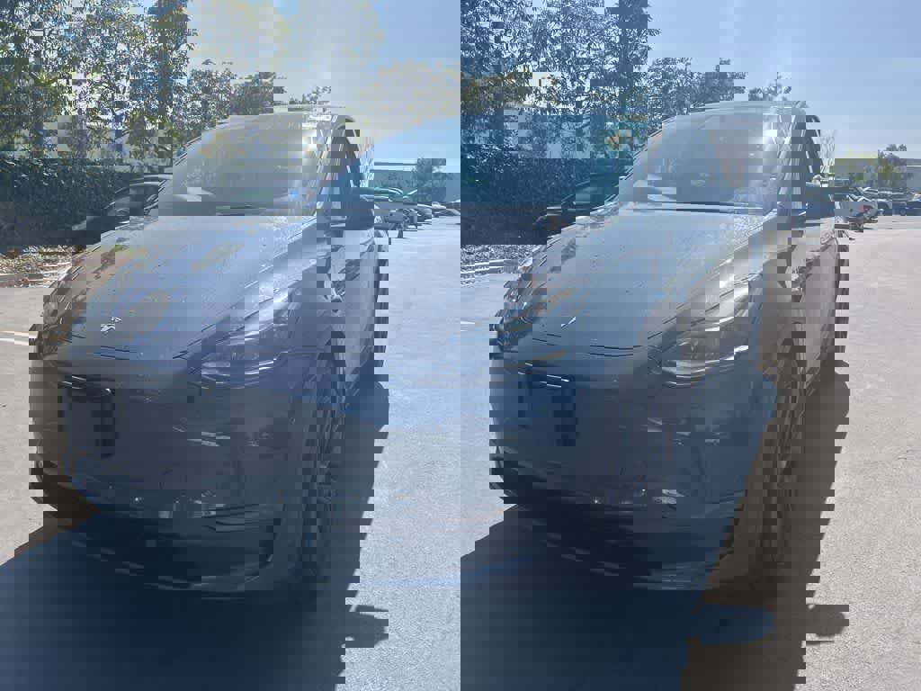 Used 2025 Tesla Model Y Long Range image 5