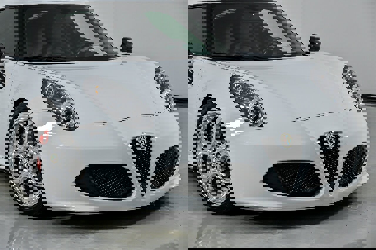 Used 2015 Alfa Romeo 4C Coupe w/ Leather Interior Group image 3