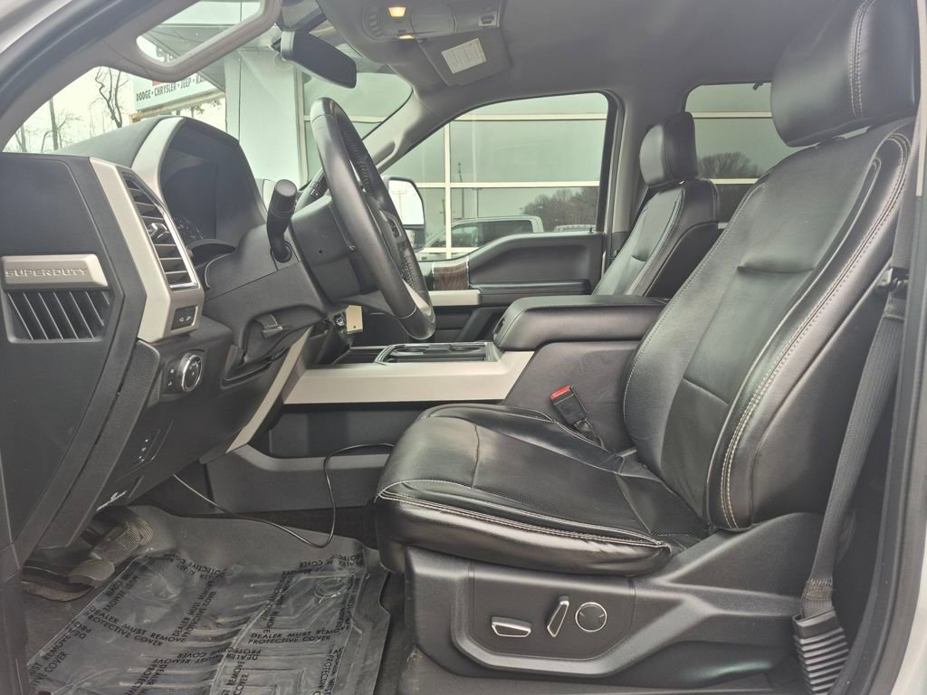 Used 2017 Ford F250 Lariat w/ Lariat Value Package image 2
