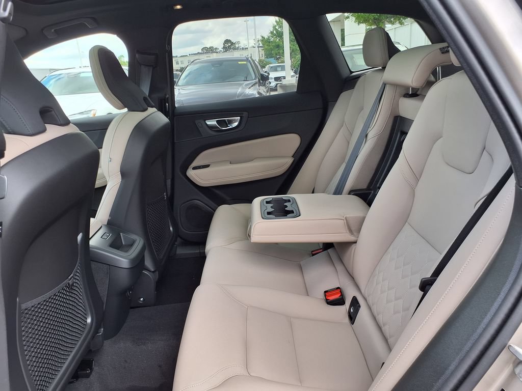 New 2026 Volvo XC60 B5 Plus w/ Protection Package Premier AWD/4WD image 16