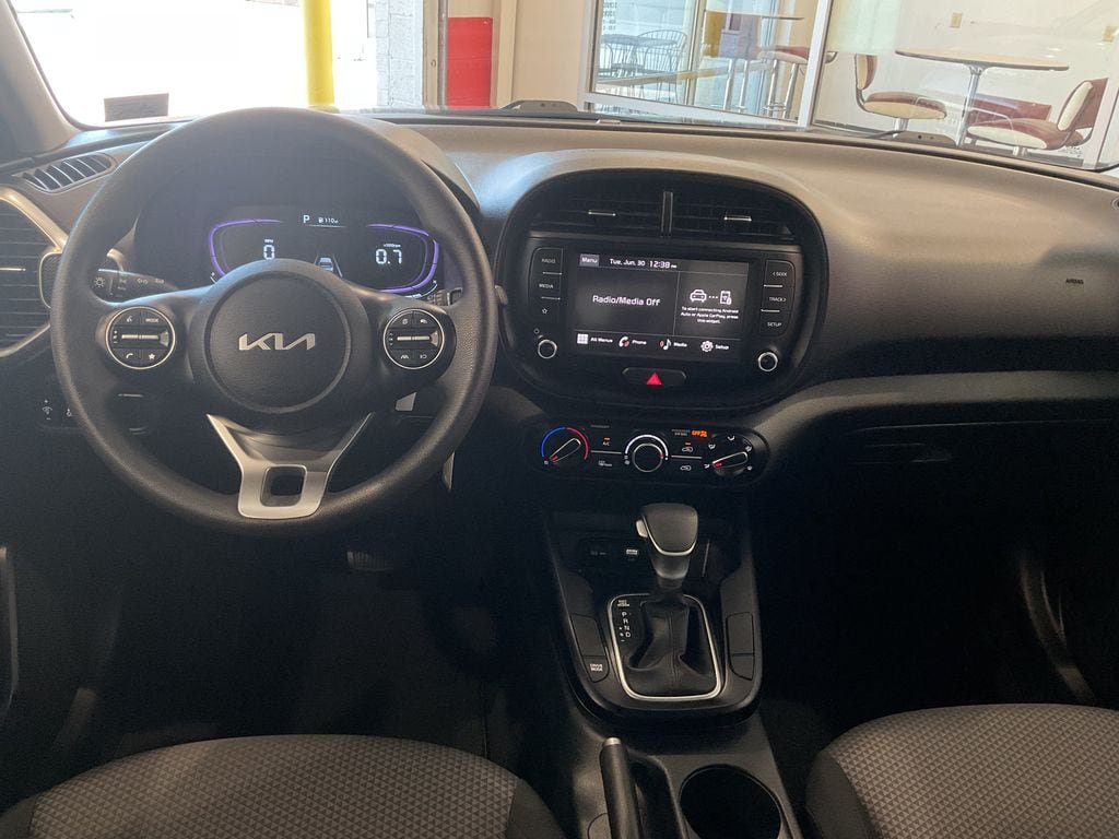 Used 2025 Kia Soul LX FWD image 29
