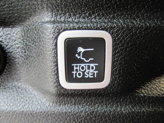 Certified 2023 Jeep Grand Cherokee L Summit w/ Advanced Protech Group IV AWD/4WD image 39