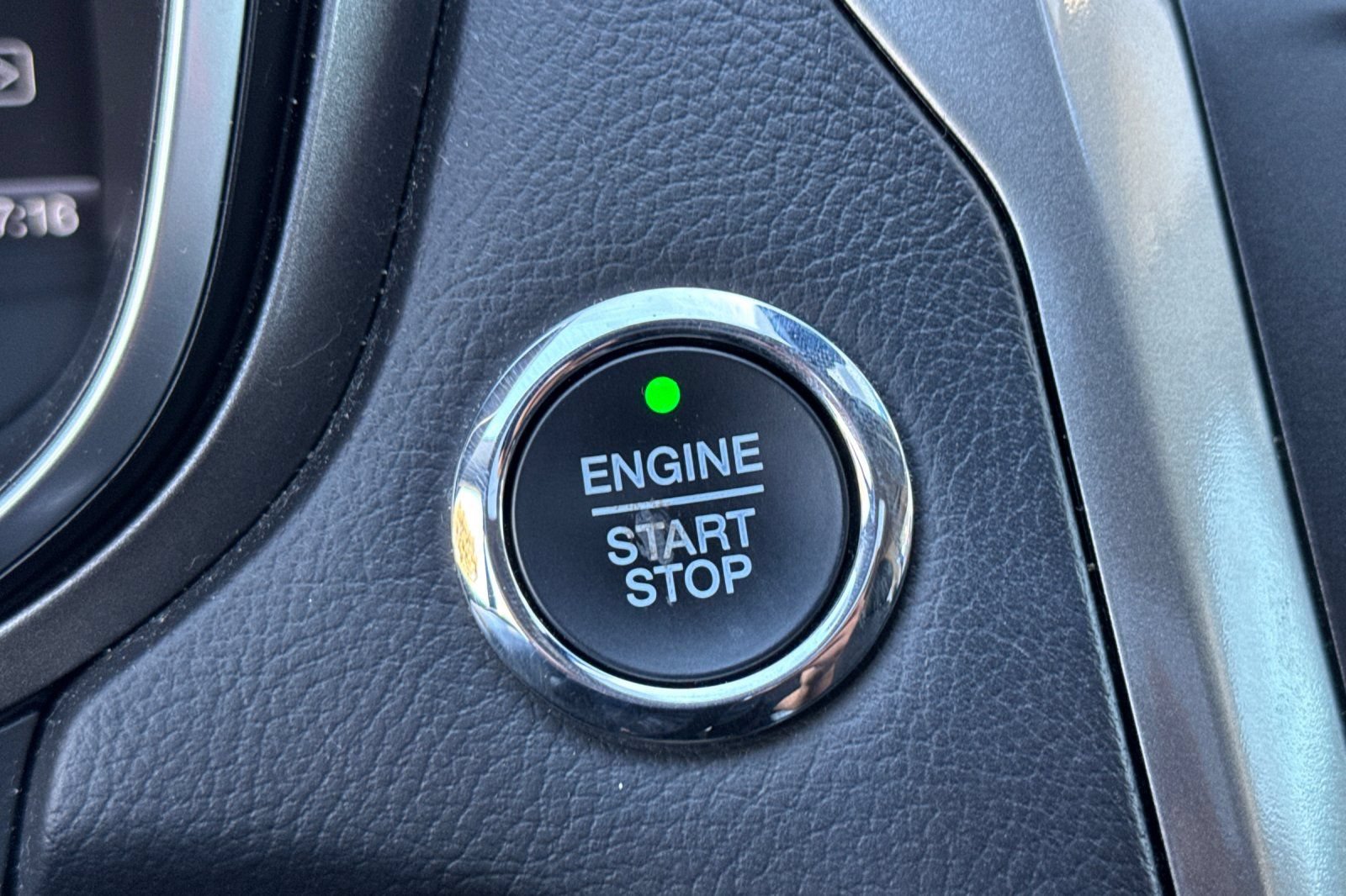 Used 2020 Ford Fusion SE FWD image 34