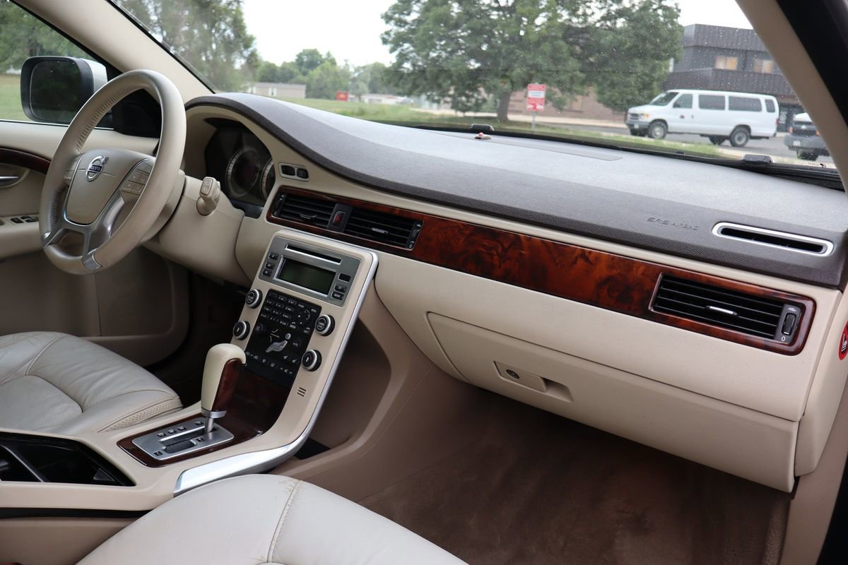 Used 2011 Volvo XC70 T6 image 17