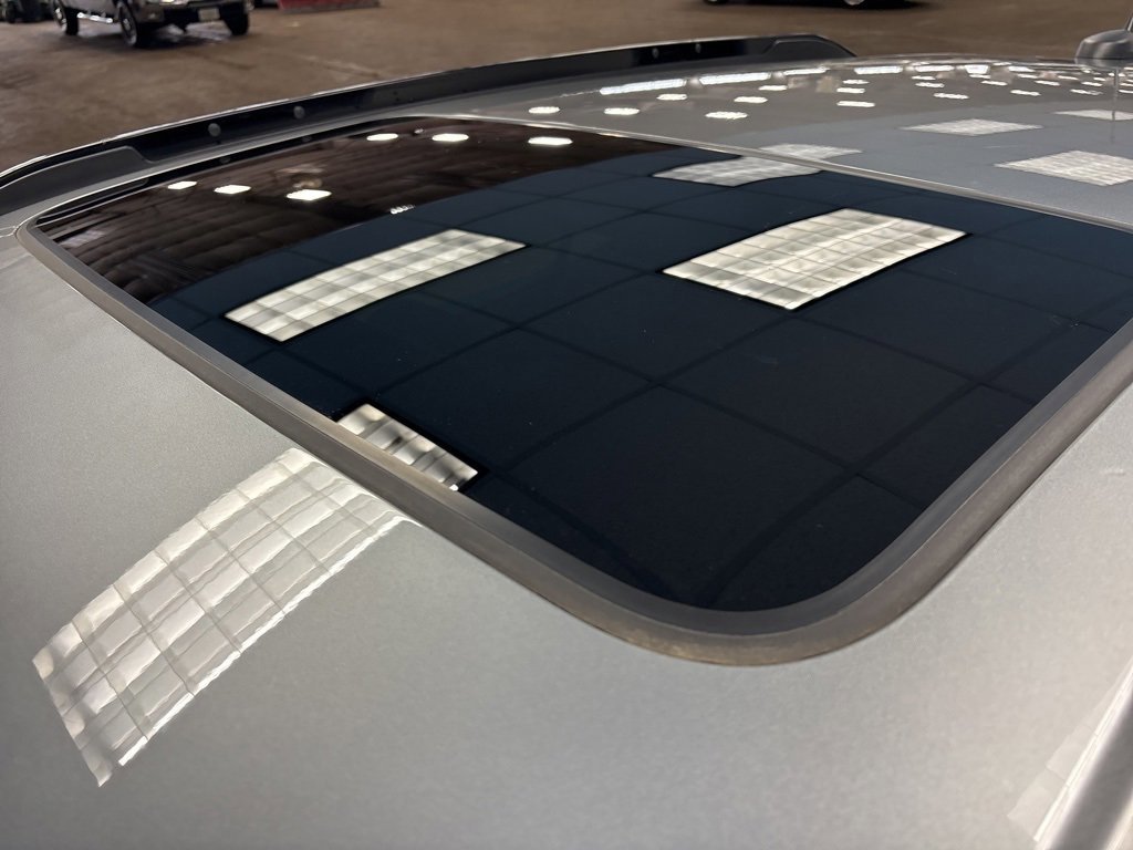 Certified 2025 Chevrolet Trax RS w/ Sunroof Package image 10